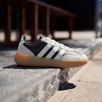 (W) Adidas Balenciaga Decollete Hitam/Putih/Gum JR3530 Lookbook (W) Adidas Balenciaga Decollete Hitam/Putih/Gum JR3530