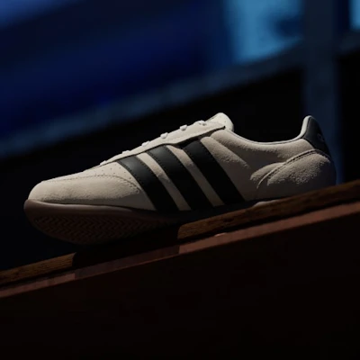(W) adidas Barreda Lo Sneakers Bianco Crema/Nero Core/Carbonio KJ4749 Sizing (W) adidas Barreda Lo Sneakers Bianco Crema/Nero Core/Carbonio KJ4749