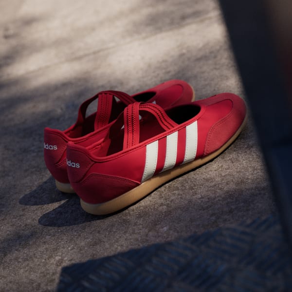 Details for (W) adidas BARREDA Mary Jane Kasut Merah/B putih/Gum HQ7398