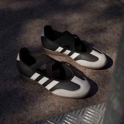 (W) Adidas Barreda Mary Jane Sepatu Hitam Putih Gum HQ7401 Purchase (W) Adidas Barreda Mary Jane Sepatu Hitam Putih Gum HQ7401