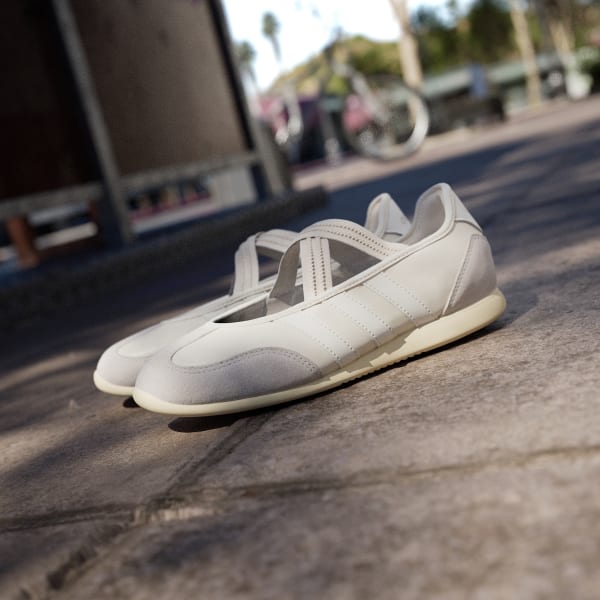 Cheap (W) アディダス バレダ メリージェーン スニーカー ワンダーホワイト/オフホワイト/ウォームバニラ HQ7399