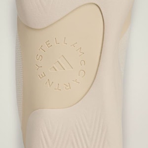 アディダス ステラマッカートニー テコンドー アーモンドミルク/Coreブラック JQ2976 3