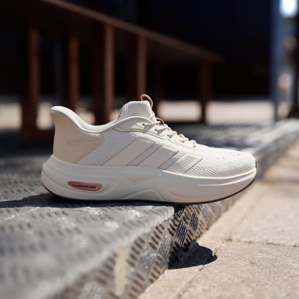 Lookbook (W) adidas Cloudfoam 緩震 Rapidfit 鞋款 夢幻白/活力橘/純橘 KK3477