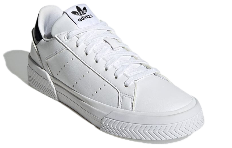 Shop adidas originals Court Tourino 低筒 板鞋 女款 白黑