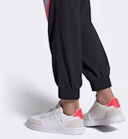 Sizing (女性) adidas Courtmaster '白色訊號粉' FW9363