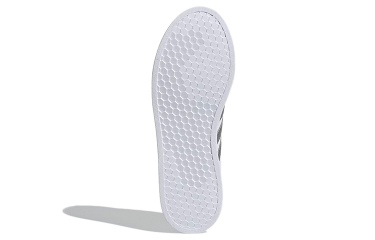 Details for （女性）adidas Courtpoint '白色 銀色 金屬' FY8407