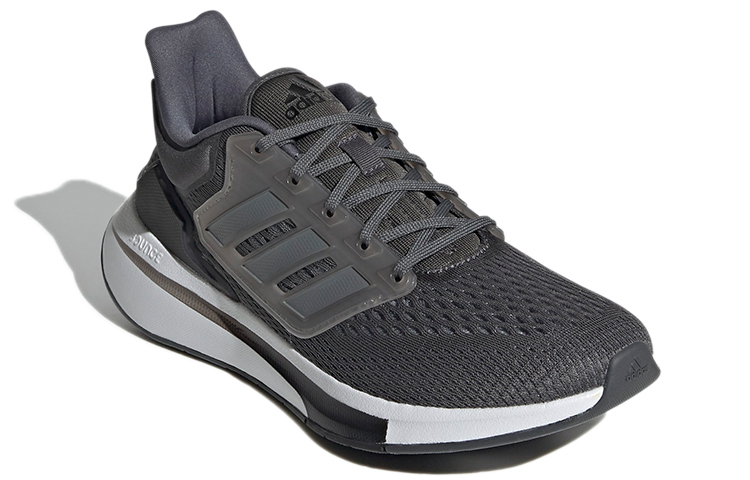Lookbook (W) adidas EQ21 Run ''Grau Eisen Metallic'' H00541