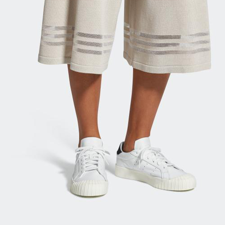 Details for (W) 아디다스 에브린 '풋웨어 화이트' (깔끔한 화이트 컬러) CQ2042