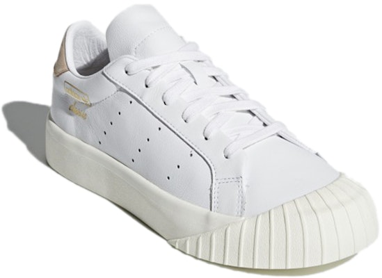 (W) 阿迪达斯 Everyn '跑步白' CQ2004 Lookbook (W) 阿迪达斯 Everyn '跑步白' CQ2004