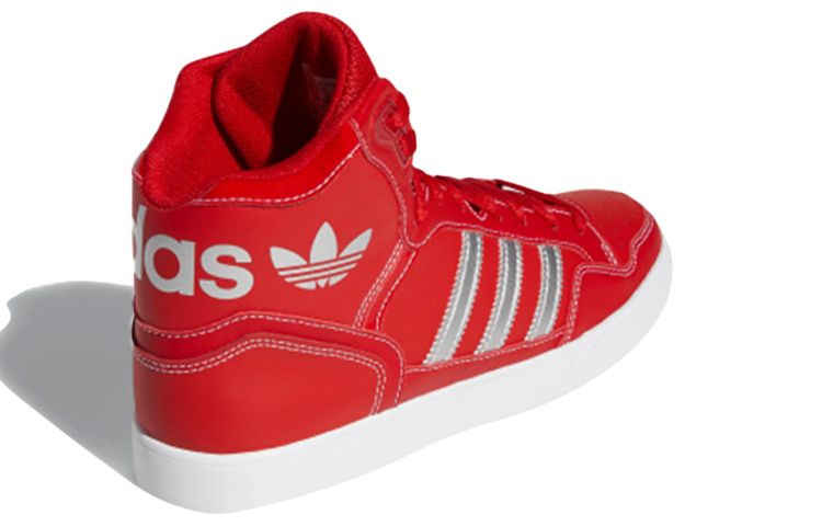 Shop (W) adidas Extaball ''Rood'' EE3824