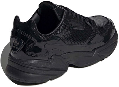 adidas originals Falcon 時尚漆皮老爹鞋 男女同款 黑武士 Shop adidas originals Falcon 時尚漆皮老爹鞋 男女同款 黑武士