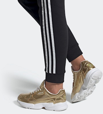 (Women) adidas Falcon 'Gold Metallic' FV4318 Sizing (Women) adidas Falcon 'Gold Metallic' FV4318
