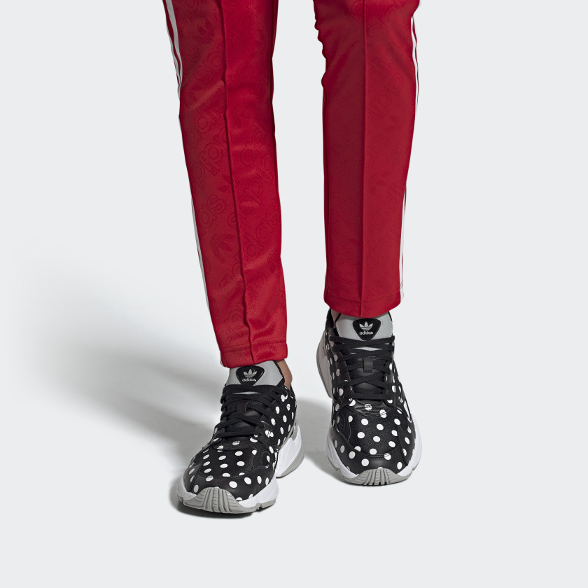 Sizing (W) 阿迪达斯 Falcon '波点款' EH3522