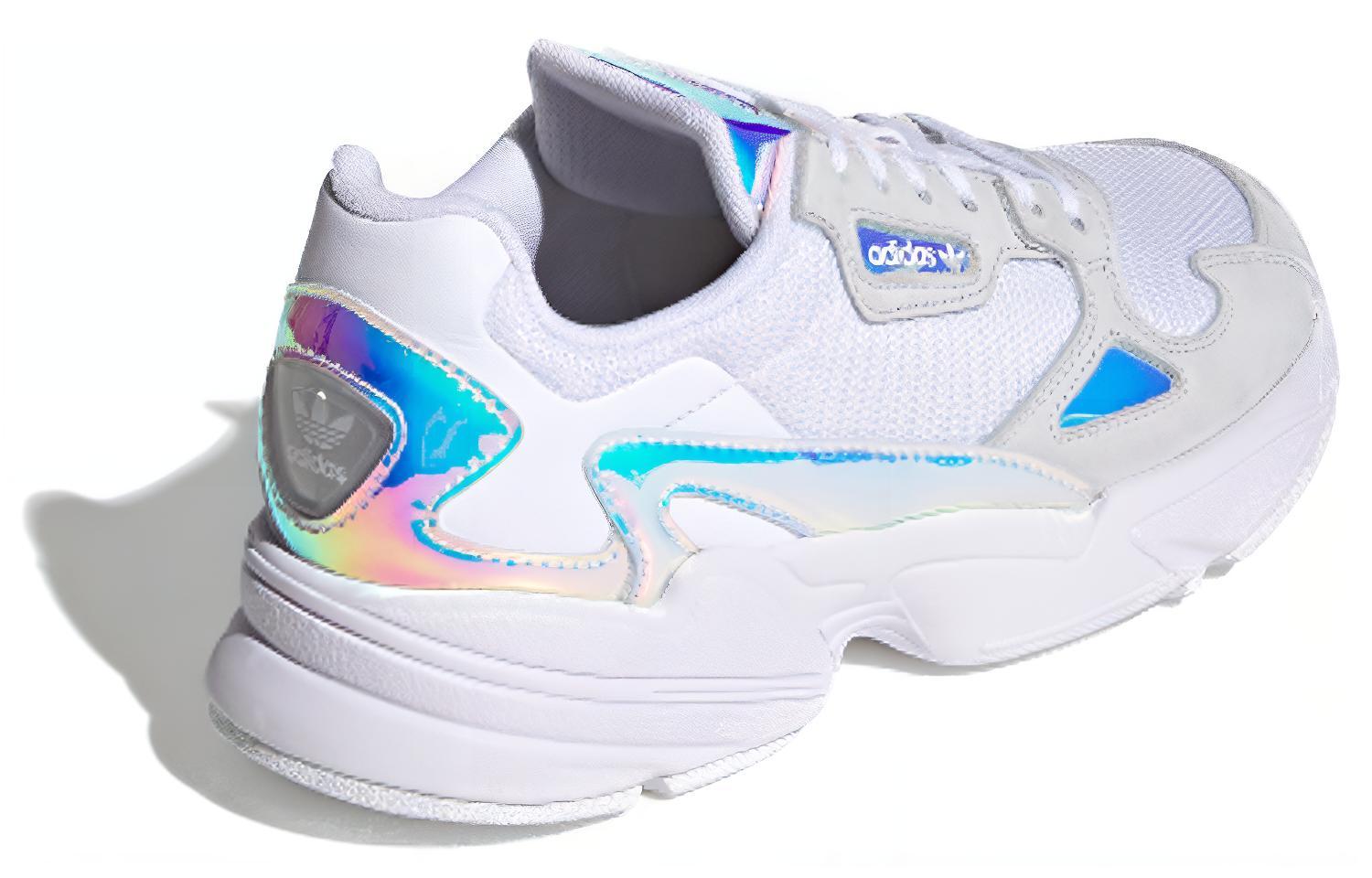 Lookbook (W) アディダス ファルコン “ホワイトイリデセント” FX3432