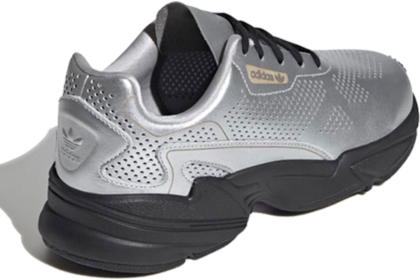 (W) 아디다스 팔콘 올룩스 '실버 메탈릭' FV4491 Lookbook (W) 아디다스 팔콘 올룩스 '실버 메탈릭' FV4491