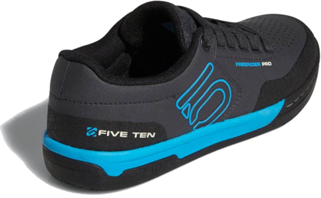 (W) Sepatu Gunung adidas Five Ten Freerider Pro 'Hitam Biru' BC0773 Shop (W) Sepatu Gunung adidas Five Ten Freerider Pro 'Hitam Biru' BC0773