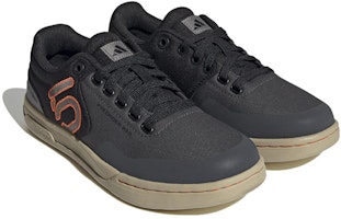 (W) adidas Five Ten Freerider Pro Canvas 'Abu-Oranye Tua' HQ2124 Lookbook (W) adidas Five Ten Freerider Pro Canvas 'Abu-Oranye Tua' HQ2124