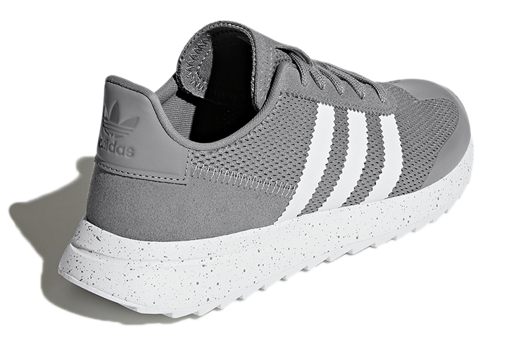 Shop (W) adidas Flashback 'Gris' CQ1968