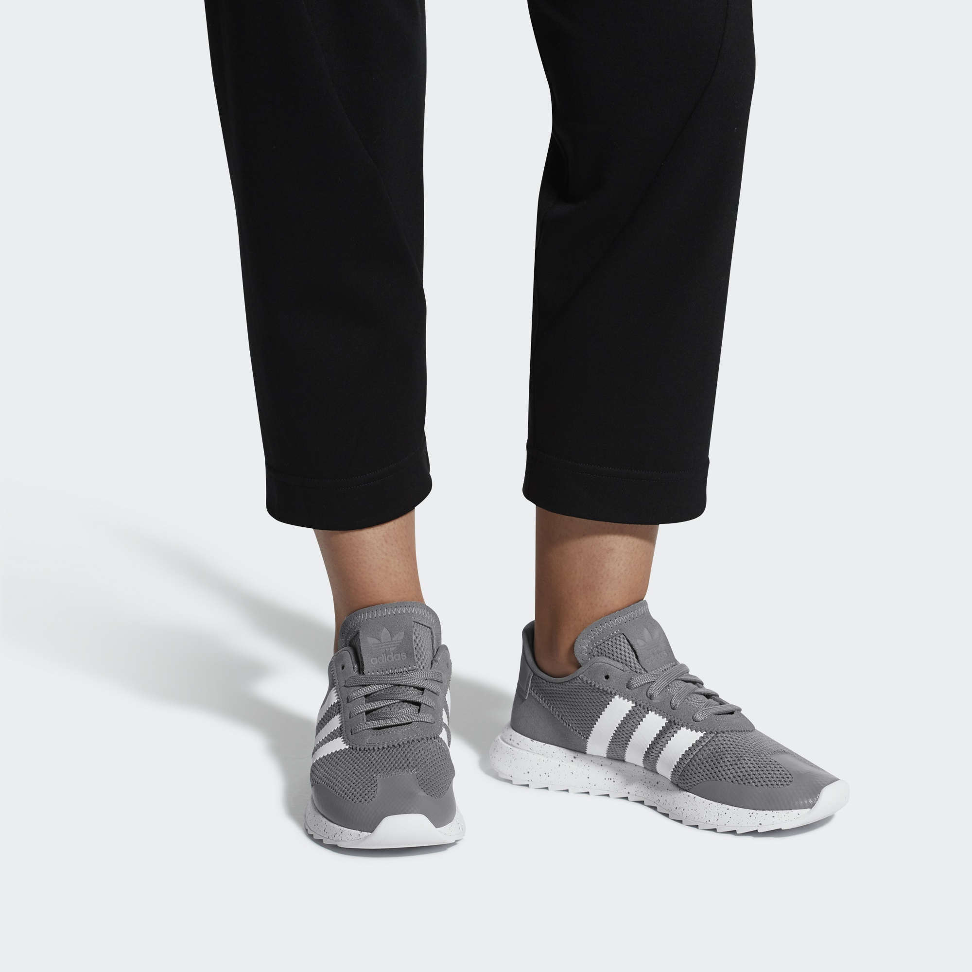 Sizing (W) adidas Flashback 'Gris' CQ1968