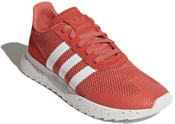 (W) adidas Flashback Sepatu Sport Retro CQ1969 Lookbook (W) adidas Flashback Sepatu Sport Retro CQ1969