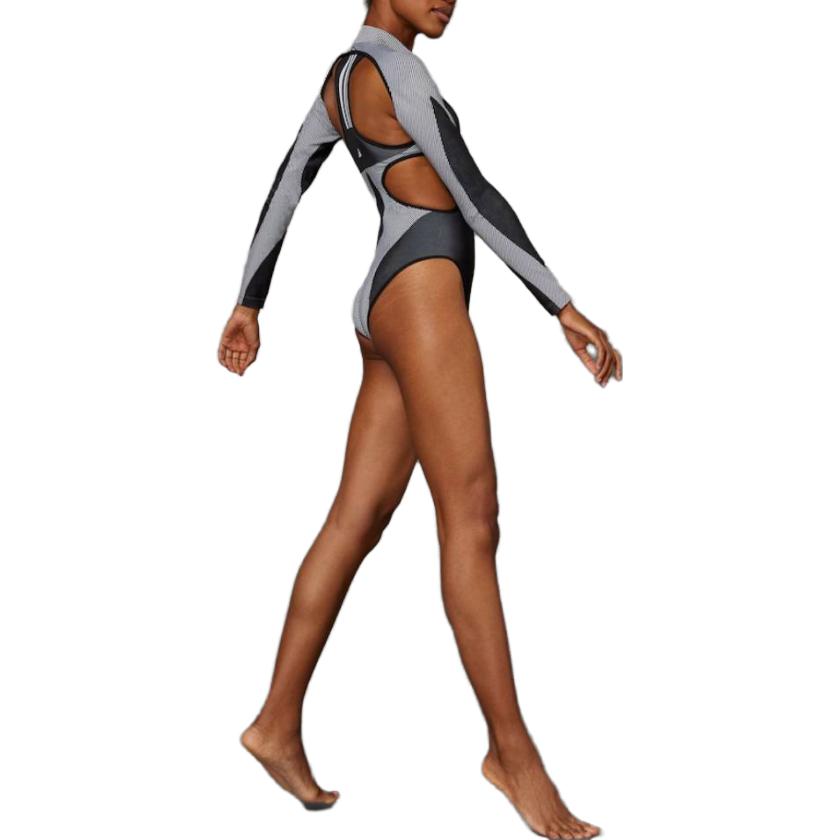 Lookbook (W) adidas FW23 Mono Blanco Diseño Transparente Mono Deportivo. IB1255