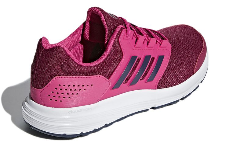 Shop adidas Galaxy 4 舒適防滑慢跑鞋 女款 玫瑰紅色