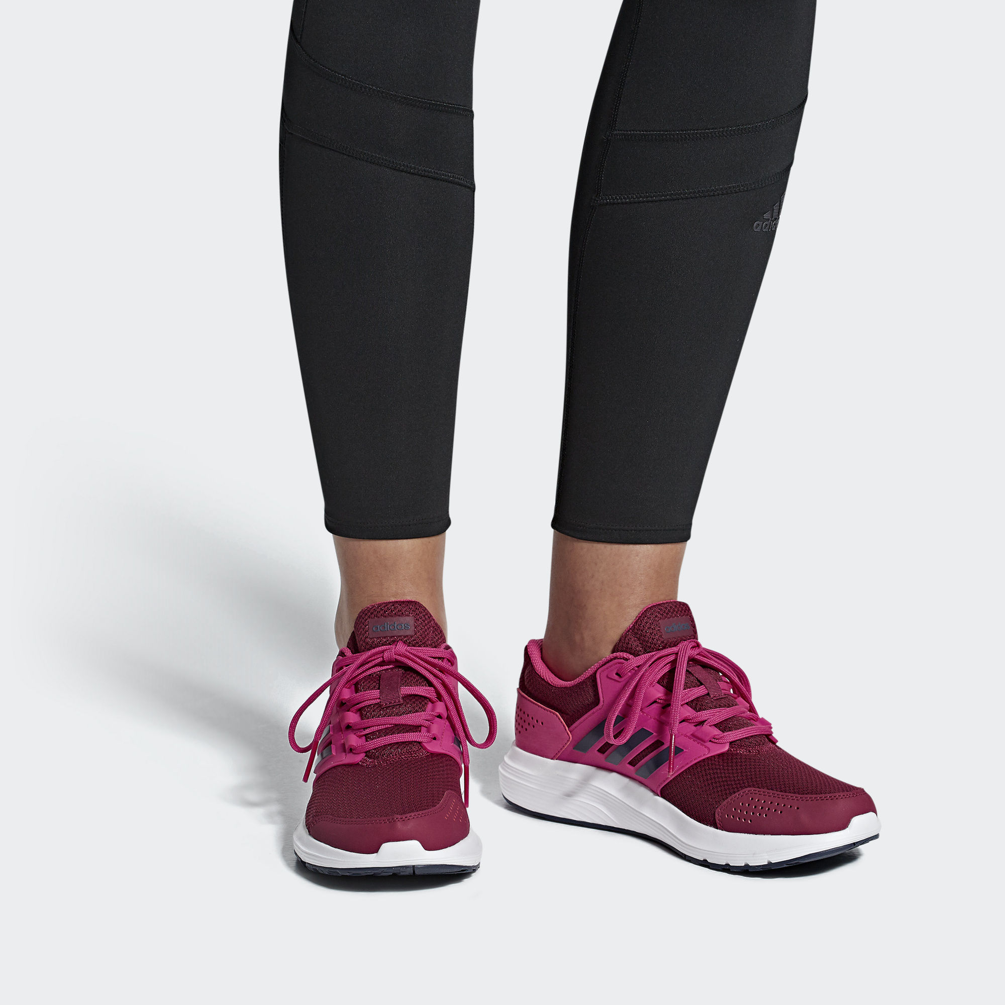 Sizing adidas Galaxy 4 舒適防滑慢跑鞋 女款 玫瑰紅色