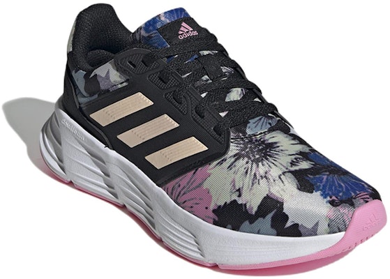 (W) adidas Galaxy 6 'Hitam Merah Jambu' GX7285 Lookbook (W) adidas Galaxy 6 'Hitam Merah Jambu' GX7285