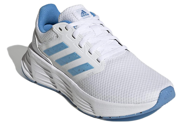 Lookbook (W) 阿迪达斯Galaxy 6 白色脉冲蓝跑鞋 GX7256