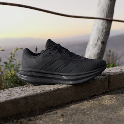 (W) 아디다스 갤럭시 7 스니커즈 코어 블랙/코어 블랙/코어 블랙 ID8764 Lookbook (W) 아디다스 갤럭시 7 스니커즈 코어 블랙/코어 블랙/코어 블랙 ID8764