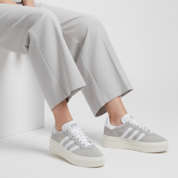 (W) adidas Gazelle Bold 'Abu Putih' HQ6893 Order (W) adidas Gazelle Bold 'Abu Putih' HQ6893