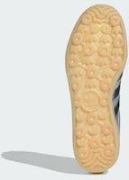 (W) Adidas Gazelle Indoor Kelabu/Hitam/Perak Metalik HP7215 Lookbook (W) Adidas Gazelle Indoor Kelabu/Hitam/Perak Metalik HP7215