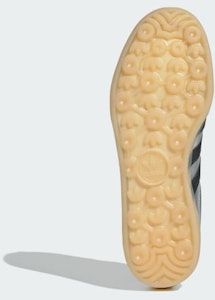 (W) Adidas Gazelle 室內款 灰色/Core黑/銀色金屬 HP7215 Lookbook (W) Adidas Gazelle 室內款 灰色/Core黑/銀色金屬 HP7215