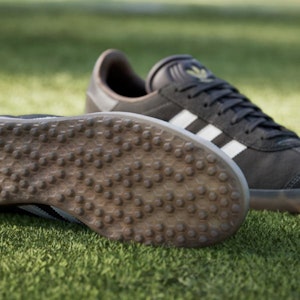 Adidas Gazelle Sin Tacos Marrón Oscuro/Blanco Tiza/Goma JQ7747 1