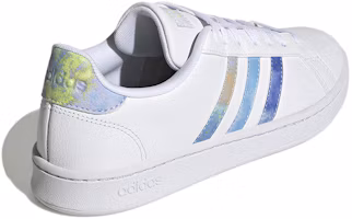 Shop adidas neo Grand Court 耐磨輕便休閒板鞋 女款 白藍