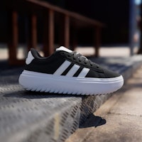Shop (W) adidas GrandCourt Platform「經典黑」 IE1102