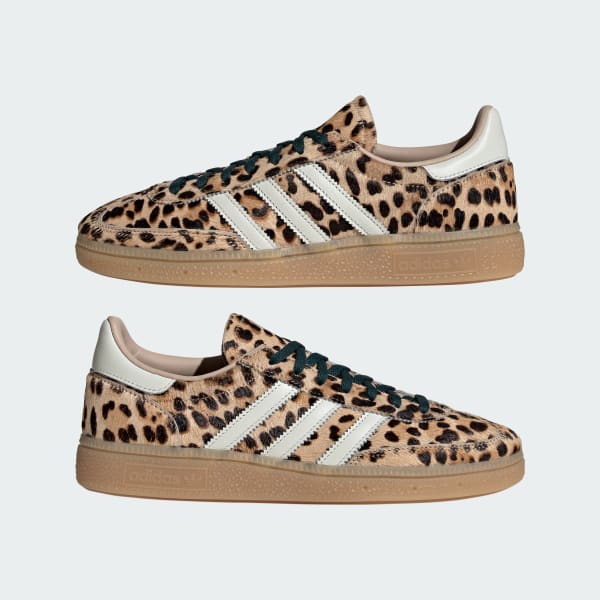Sizing (W) Adidas Handball Spezial Magic Beige/Ivory/Aurora Ivy Sneakers. KI6678