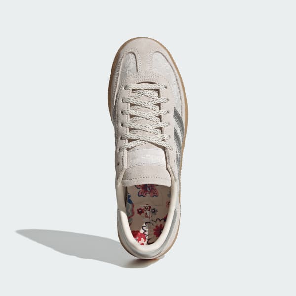 Shop (W) adidas Handball Spezial W Sneaker Chalk Pearl/Silber Metallic/Weiß KK0434