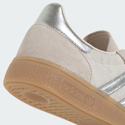 (W) adidas Handball Spezial W Sneaker Chalk Pearl/Silber Metallic/Weiß KK0434 2