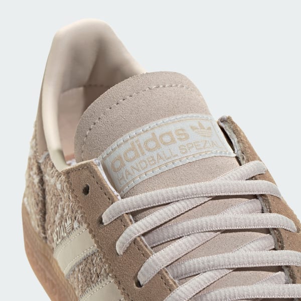 Sizing (W) Adidas Handball Spezial W Warm Sandstone/Putih/Gum JR4504