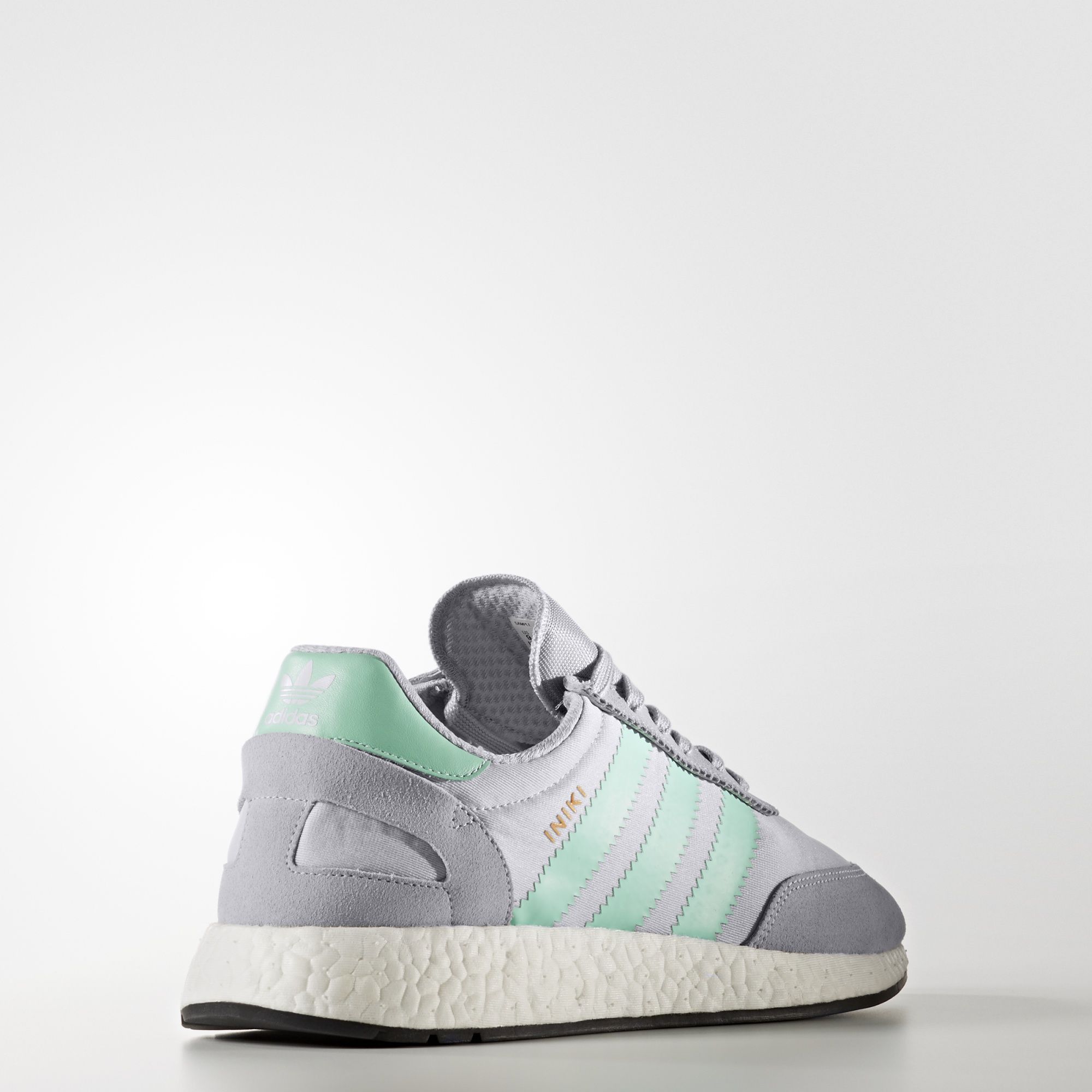 Lookbook (W) adidas Iniki Runner ''Gris Clair Solide'' BB2747