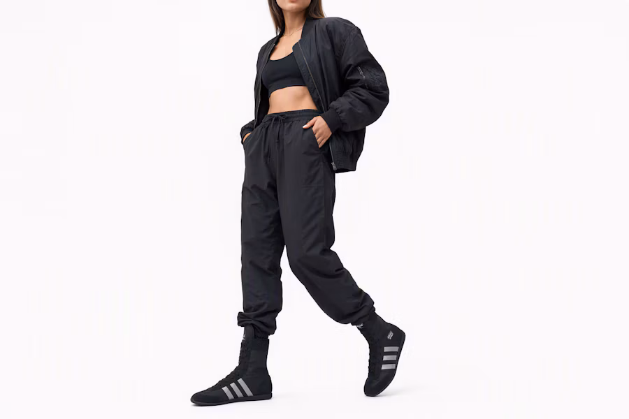 (W) adidas日本H款 "核心黑" JR8118 Order (W) adidas日本H款 "核心黑" JR8118