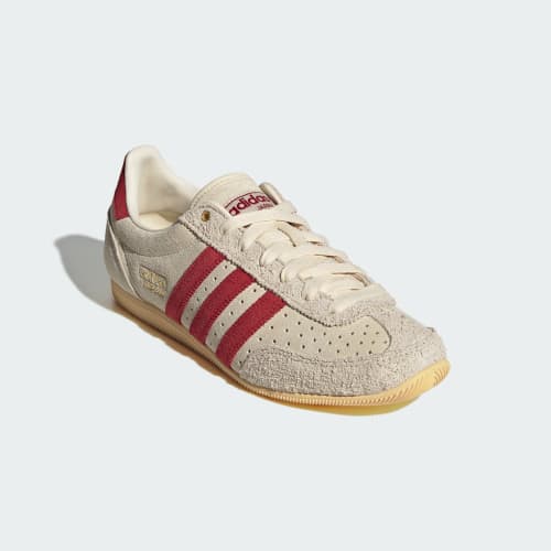 Shop (W) adidas Japon Vanille Chaude/Rouge Victory/Or Métallique KJ2377