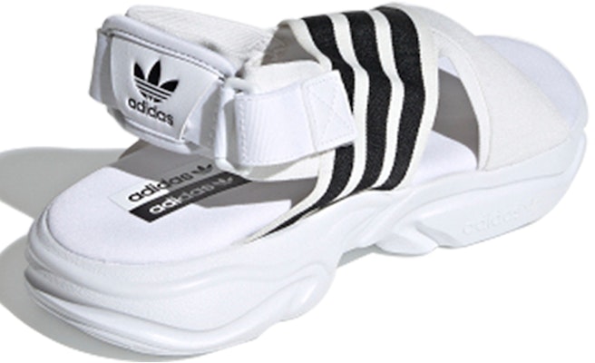 (W) adidas Magmur 'Putih Hitam' EF5848 Lookbook (W) adidas Magmur 'Putih Hitam' EF5848