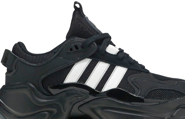 (W) adidas Magmur Runner 'Hitam Putih' EE5141 Order (W) adidas Magmur Runner 'Hitam Putih' EE5141