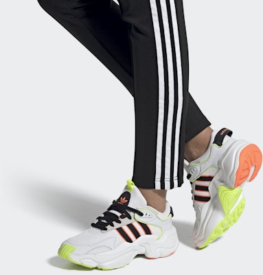 (W) 아디다스 매그머 러너 "크리스탈 화이트 네온" EH1094 Sizing (W) 아디다스 매그머 러너 "크리스탈 화이트 네온" EH1094