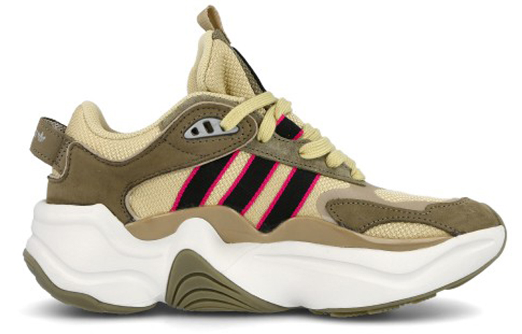 Order (W) adidas Magmur Runner ''Wüstensand'' EE5144