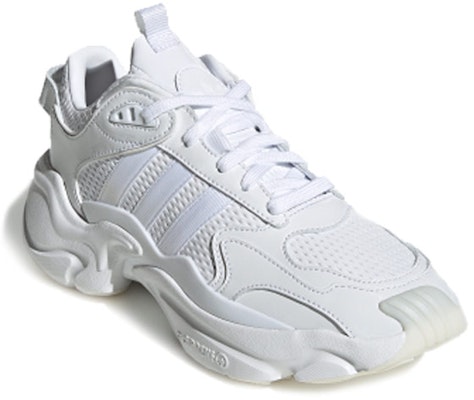 (W) adidas Magmur Runner 'Putih Kasut' EE4815 Lookbook (W) adidas Magmur Runner 'Putih Kasut' EE4815