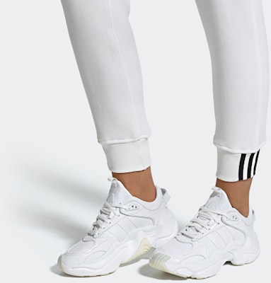 (W) adidas Magmur Runner 'Putih Kasut' EE4815 Details for (W) adidas Magmur Runner 'Putih Kasut' EE4815