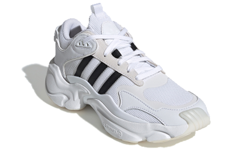 Shop （女性款）adidas Magmur Runner 'Footwear White' EE5139